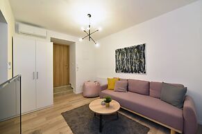 Hidden Backyard Apartments