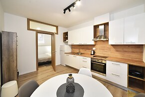 Hidden Backyard Apartments