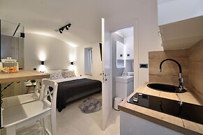 Hidden Backyard Apartments