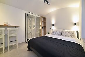 Hidden Backyard Apartments