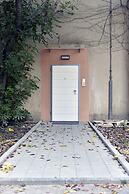 Hidden Backyard Apartments