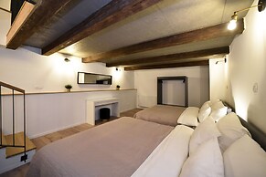 Hidden Backyard Apartments