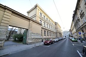 Hidden Backyard Apartments