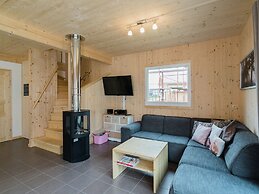 Luxurious Chalet in Sankt Lorenzen ob Murau With Jacuzzi