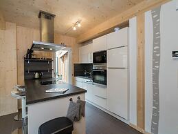 Luxurious Chalet in Sankt Lorenzen ob Murau With Jacuzzi