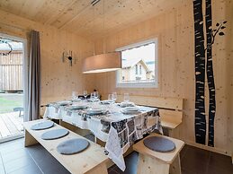 Luxurious Chalet in Sankt Lorenzen ob Murau With Jacuzzi