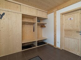 Luxurious Chalet in Sankt Lorenzen ob Murau With Jacuzzi