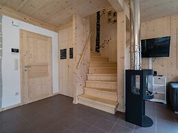 Luxurious Chalet in Sankt Lorenzen ob Murau With Jacuzzi
