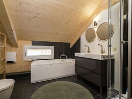 Luxurious Chalet in Sankt Lorenzen ob Murau With Jacuzzi