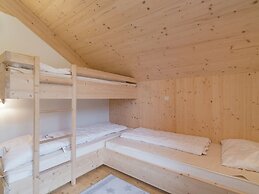 Luxurious Chalet in Sankt Lorenzen ob Murau With Jacuzzi