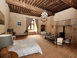 Castle Near Agen With Shared Pool