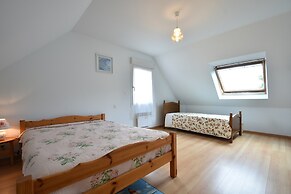 Home for 7 Guests in Plouvara