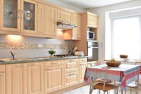 Home for 7 Guests in Plouvara