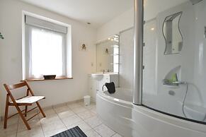 Home for 7 Guests in Plouvara