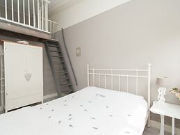 Quaint Summer Holiday Home in Egmond-binnen