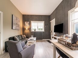 Quaint Summer Holiday Home in Egmond-binnen