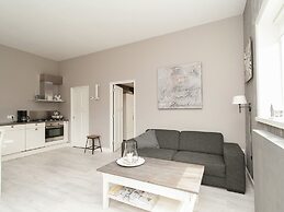 Quaint Summer Holiday Home in Egmond-binnen