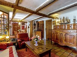 Holiday Home in Le Luc With Pool & Vineyards