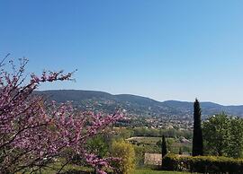 Holiday Home in Le Luc With Pool & Vineyards