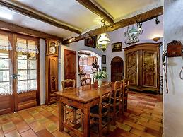 Holiday Home in Le Luc With Pool & Vineyards