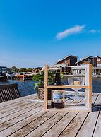 Nice Houseboat with Dishwasher near Amsterdam