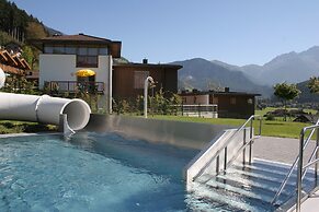 Holiday Home With Swimming Pool in Wald im Pinzgau