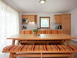 Holiday Home With Swimming Pool in Wald im Pinzgau