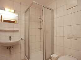 Holiday Home With Swimming Pool in Wald im Pinzgau