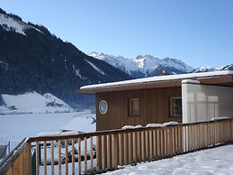 Holiday Home With Swimming Pool in Wald im Pinzgau