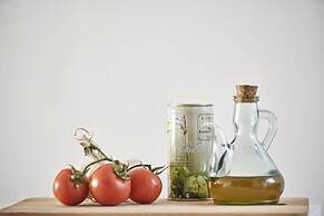 Contemporary Comfy Apt