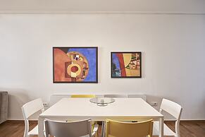 Contemporary Comfy Apt