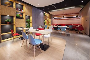 Ibis Harbin West Railway Station Wanda plaza hotel