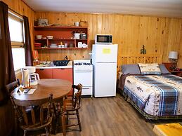 Sunshine Motel and Cabins