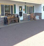 Sunshine Motel and Cabins