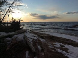 Sunshine Motel and Cabins