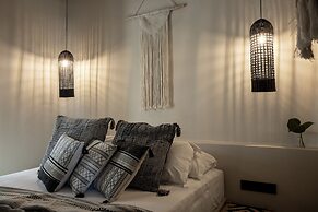 Seesoo Paros Beachfront Resort