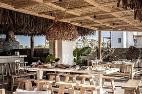 Seesoo Paros Beachfront Resort