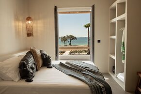 Seesoo Paros Beachfront Resort