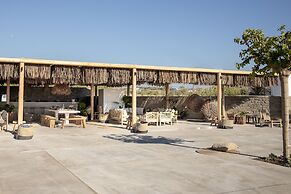 Seesoo Paros Beachfront Resort