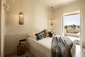 Seesoo Paros Beachfront Resort