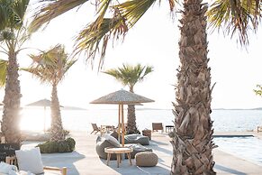 Seesoo Paros Beachfront Resort