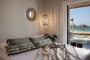 Seesoo Paros Beachfront Resort