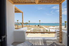Seesoo Paros Beachfront Resort