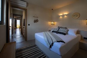 Seesoo Paros Beachfront Resort