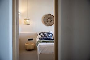 Seesoo Paros Beachfront Resort