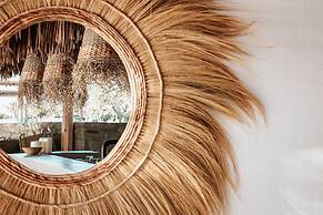 Seesoo Paros Beachfront Resort