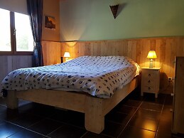 Villa Retreat With Pool and Pets