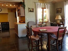 Villa Retreat With Pool and Pets