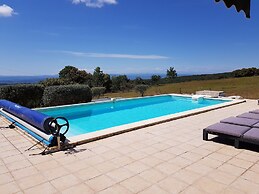 Villa Retreat With Pool and Pets