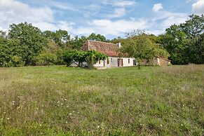 Tranquil Escape in Cendrieux
